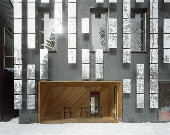 Mirror Mongayt di Bernaskoni, la casa degli specchi